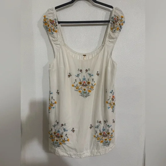 Free People Wildflower Floral Embroidered White mini Dress Sz S - Picture 6 of 8